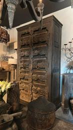 Unieke one of a kind kast oude kast uit India, Ophalen