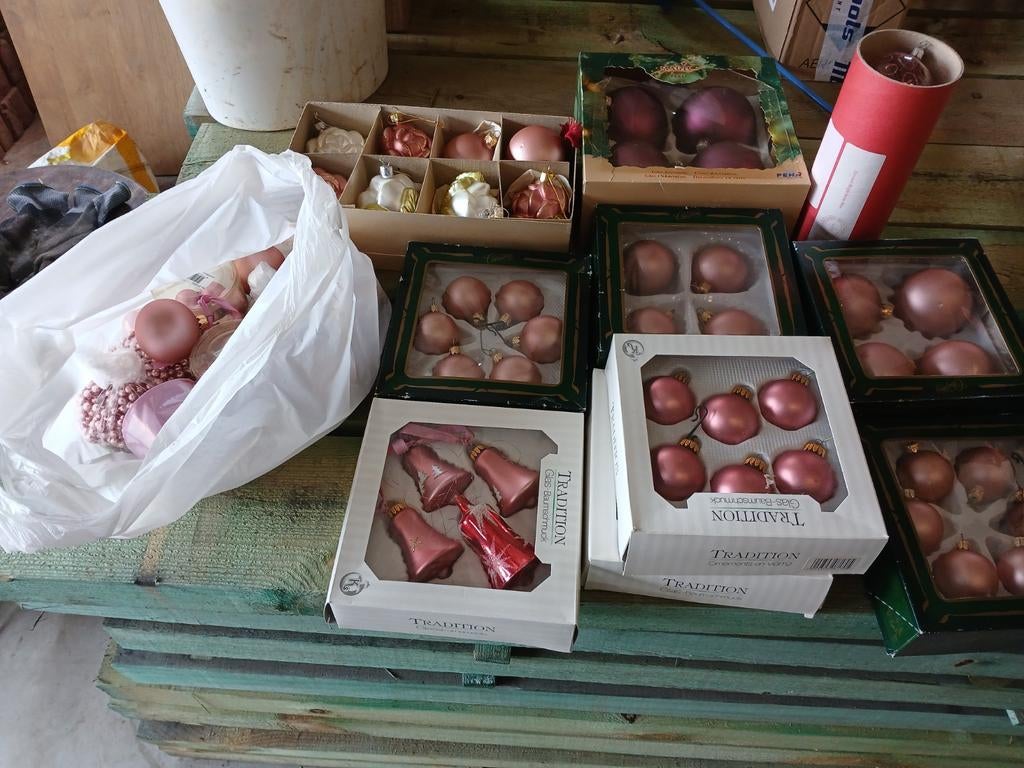 Vintage oud roze kerstballen, Ophalen, Gebruikt