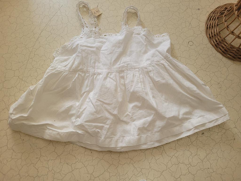 zeer oud katoenen kinderjurkje