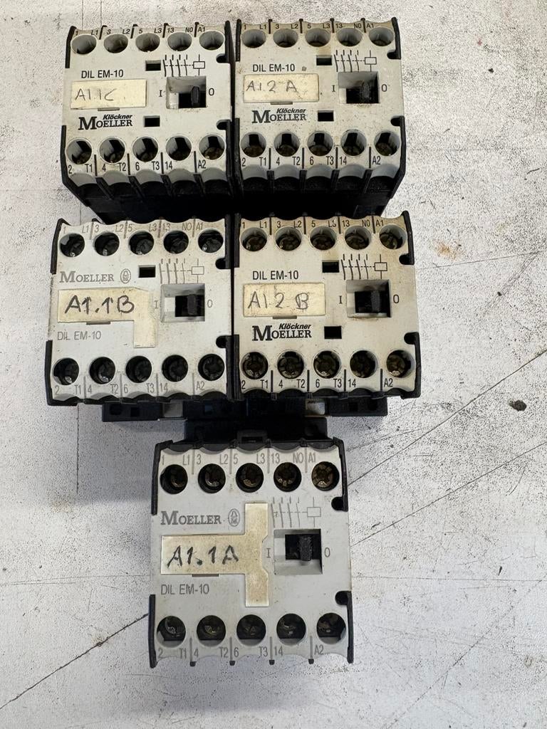 Diversen relais en Magneetschakelaars 220 / 230 VOLT, Ophalen, Zo goed als nieuw, Eaton, X