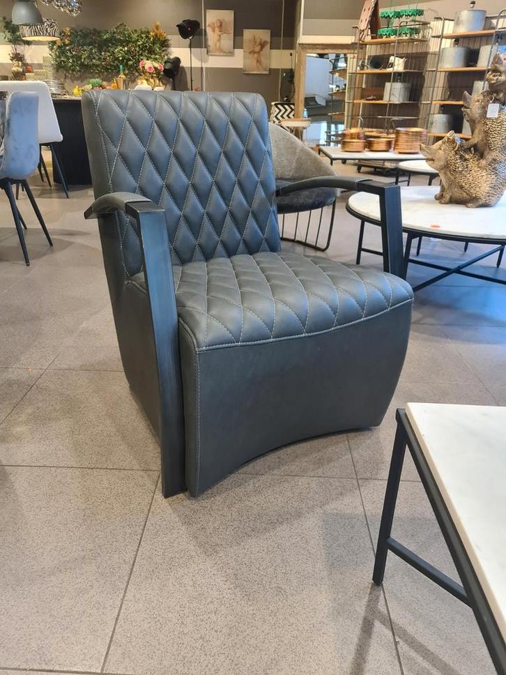 Nieuwe luxe fauteuil leer antraciet €140, Huis en Inrichting, Fauteuils, Nieuw, Hout, Kunststof, Leer, Metaal, Overige materialen