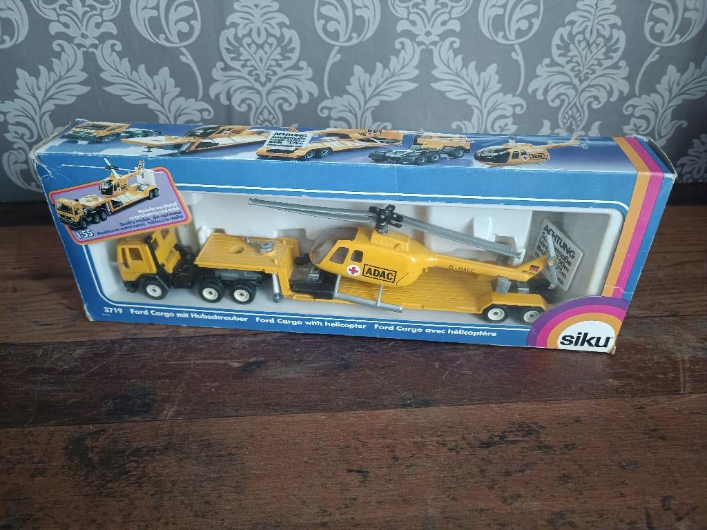 Siku 3719: Ford Cargo + Helicopter /ADAC / 1:55, Hobby en Vrije tijd, Modelauto's | Overige schalen, Verzenden, Nieuw, Auto