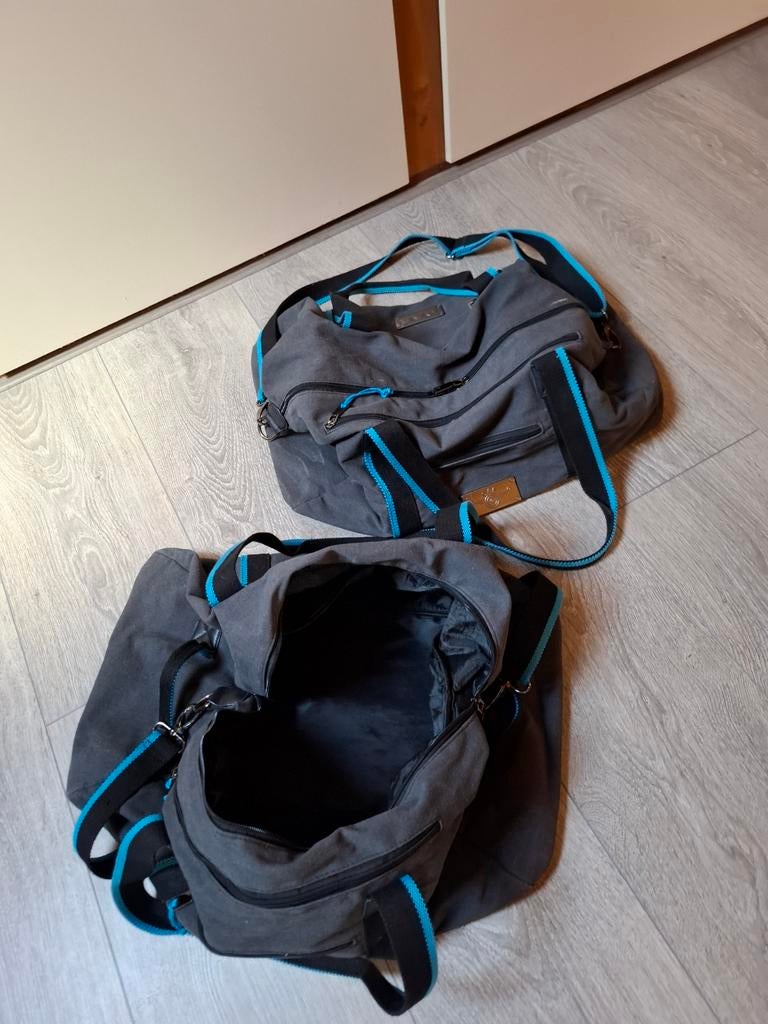 Twee DAF weekendtassen, 30 cm of meer, Minder dan 35 cm, Ophalen of Verzenden, Zo goed als nieuw
