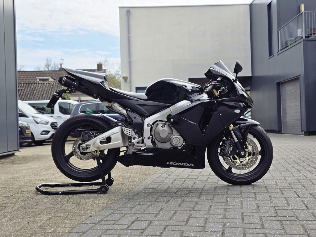 Honda Sport CBR 600RR | Nette motor | sport uitlaat |, Motoren, Tramweg
9422BM  SMILDE, NL, Bedrijf, Meer dan 35 kW, 599 cc
