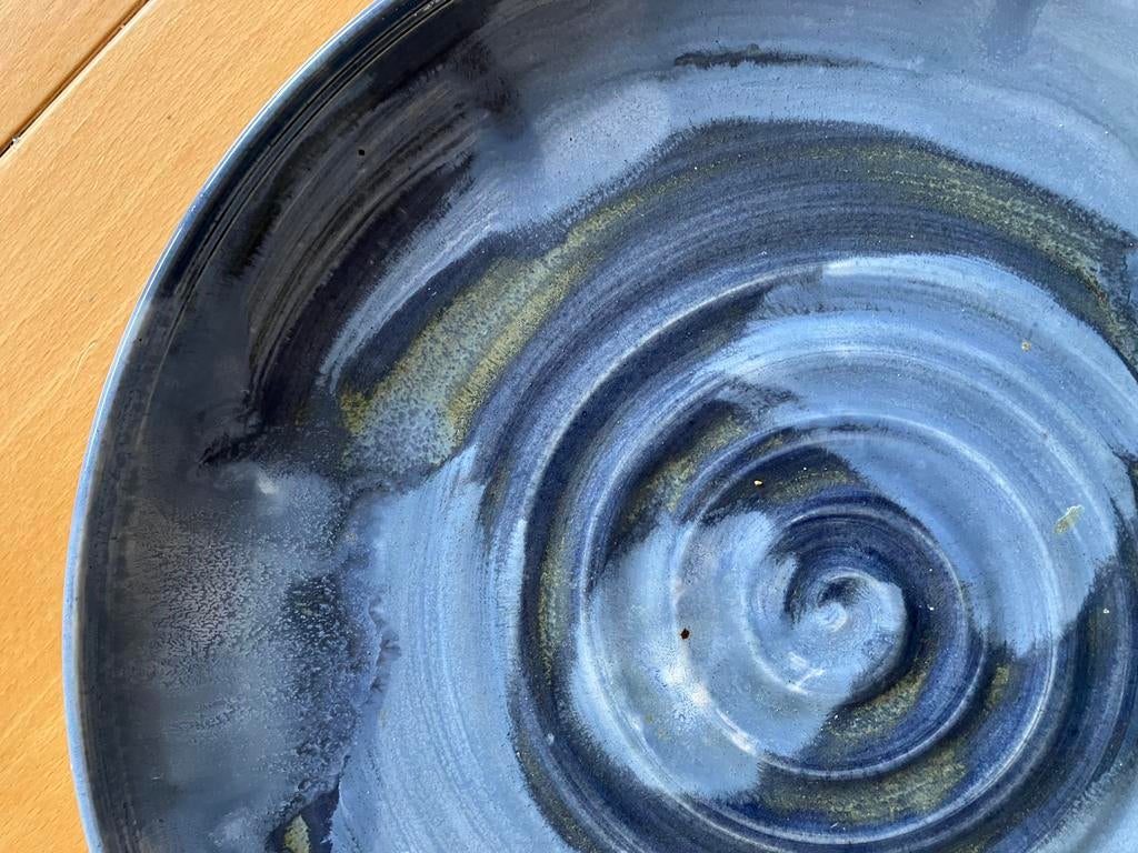 Handgedraaide schaal van pottenbakker. Puntgaaf., Keramiek, Ophalen of Verzenden, Overige stijlen, Schaal of Schalen