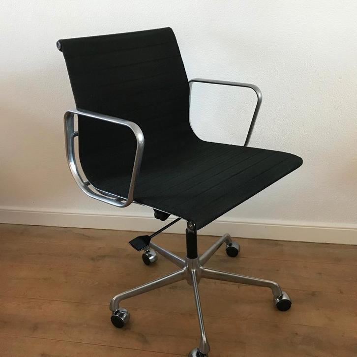 ICF Charles Eames bureaustoel EA 117 vintage, Huis en Inrichting, Bureaustoelen, Gebruikt, Zwart, Ophalen of Verzenden