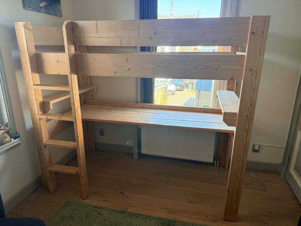 Hoogslaper met Bureau en Planken, Ophalen, Eenpersoons, Zo goed als nieuw, 200 cm