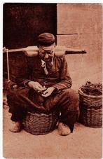 Volendam jaren '20. De waar verkocht en centen tellen., Ophalen of Verzenden, 1920 tot 1940, Ongelopen, Noord-Holland