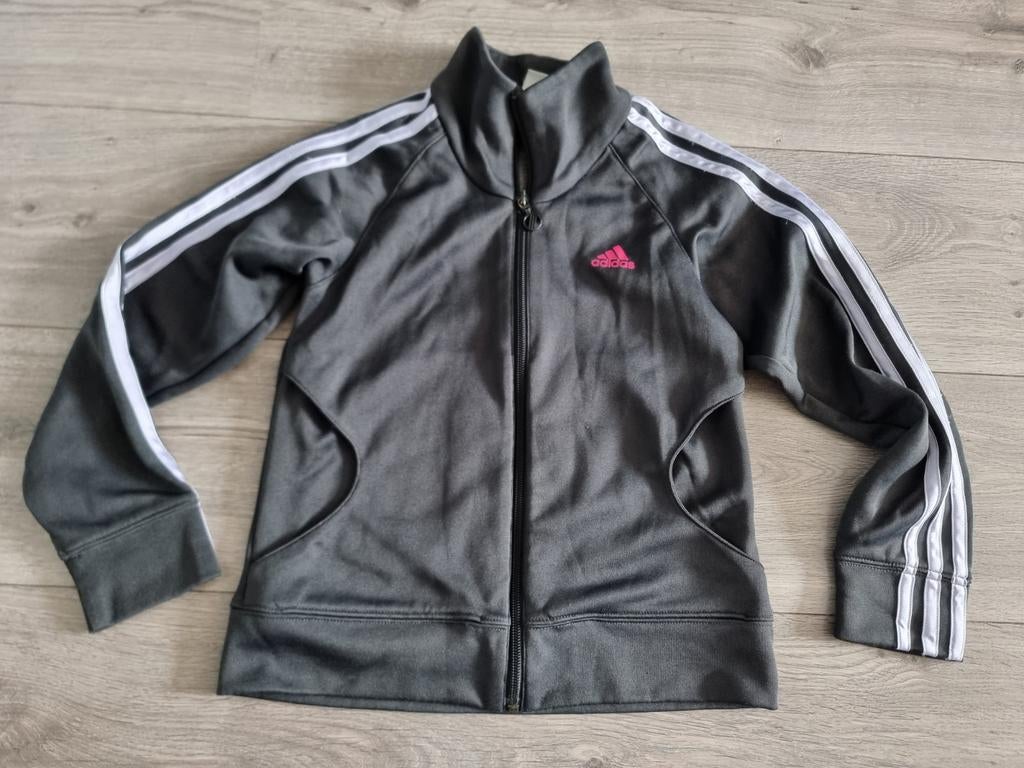 Mooie vest Adidas, maat 140 (GB12), Kinderen en Baby's, Kinderkleding | Maat 140, Ophalen of Verzenden, Zo goed als nieuw, Jongen