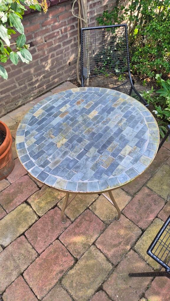 Leuk mozaïek gietijzeren tafeltje, Tuin en Terras, Tuintafels, Ophalen of Verzenden, Gebruikt, Rond, Metaal