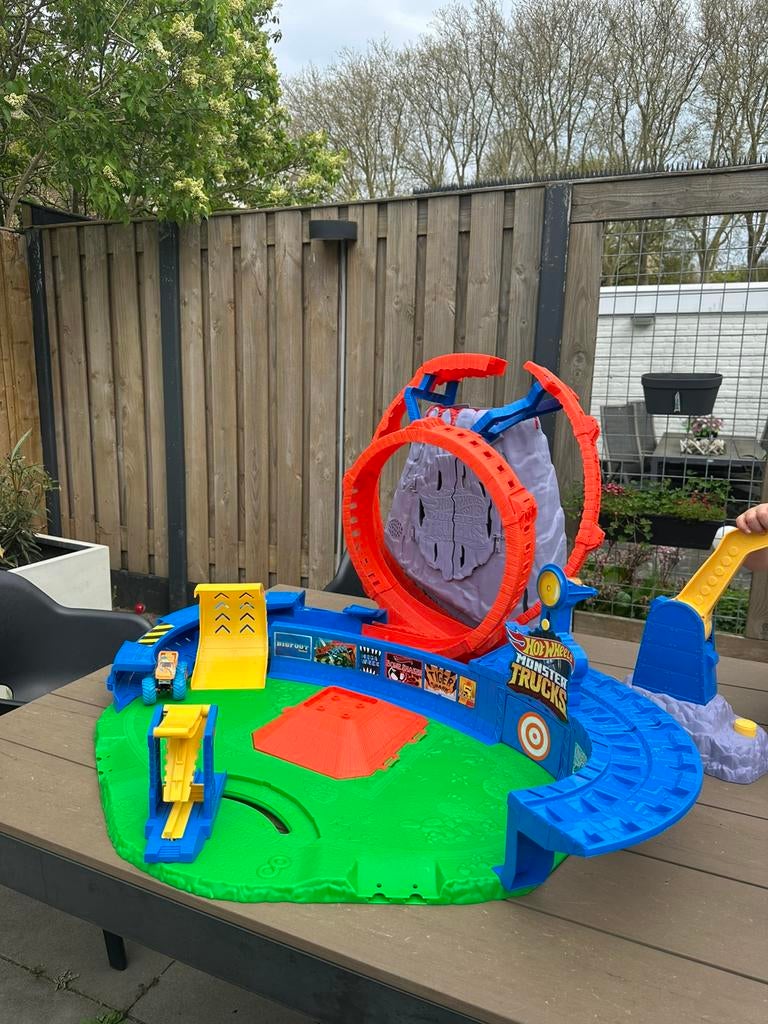 Hot Wheels Vulcano XXL Looping, Ophalen of Verzenden, Zo goed als nieuw