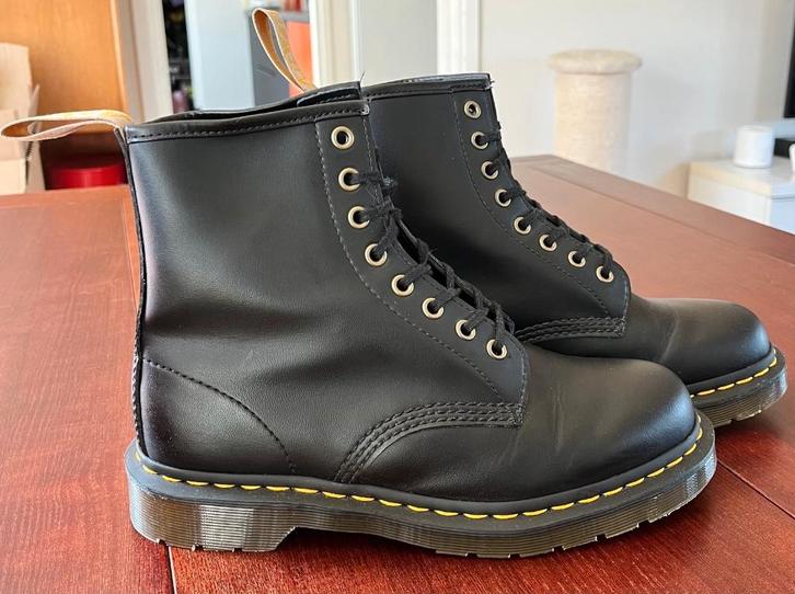 Vegan dr. Martens 1460 - maat 40, Kleding | Dames, Schoenen, Zo goed als nieuw, Lage of Enkellaarzen, Zwart, Ophalen of Verzenden