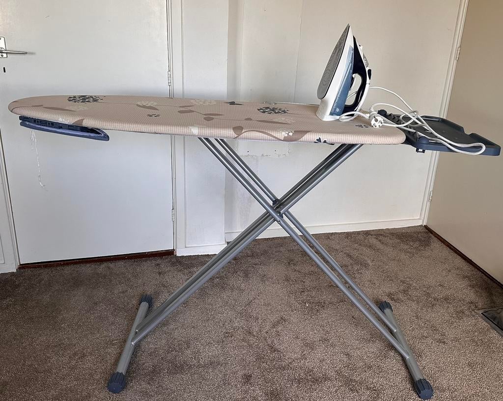 Strijkijzer met strijkplank merk Philips, Witgoed en Apparatuur, Strijkijzers en Strijkplanken, Zo goed als nieuw, Ophalen