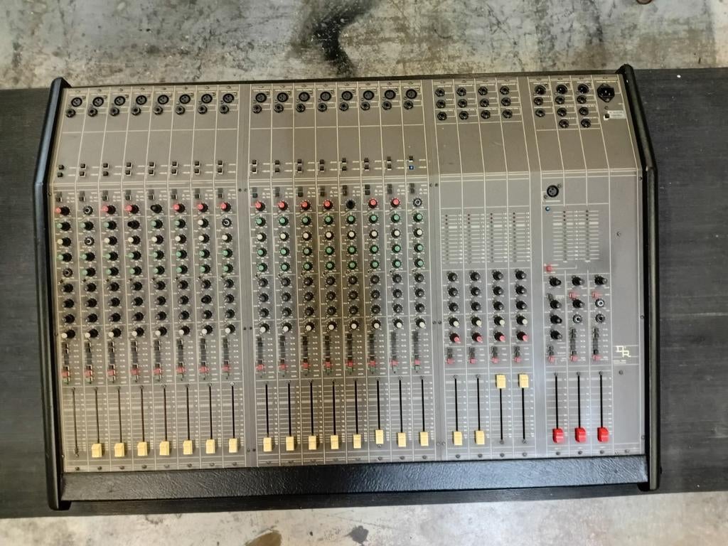 D&R 900 series mengtafel, Muziek en Instrumenten, Mengpanelen, Ophalen, Gebruikt