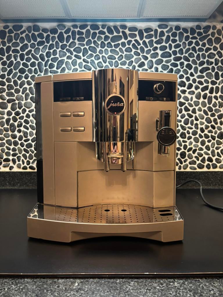 Jura Impresa S9 - koffiemachine, zilverkleurig, Witgoed en Apparatuur, Koffiezetapparaten, Gebruikt, 1 kopje, Combi, Afneembaar waterreservoir