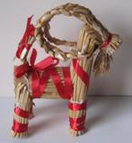 Scandinavische kerstdecoratie - Gävlebok -stro met rood lint, Ophalen of Verzenden, Zo goed als nieuw