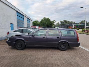 Volvo 850 met schade beschikbaar voor biedingen