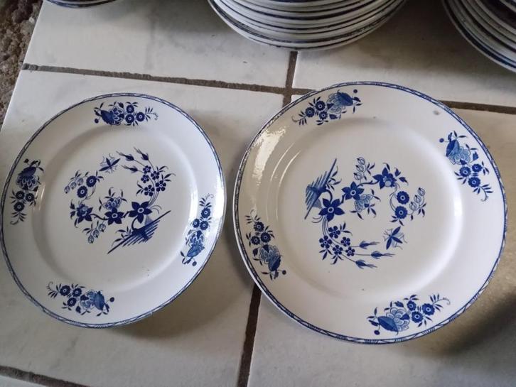 te koop borden Boch la louviere serie GRAND BOUQUET, Antiek en Kunst, Antiek | Servies los, Ophalen