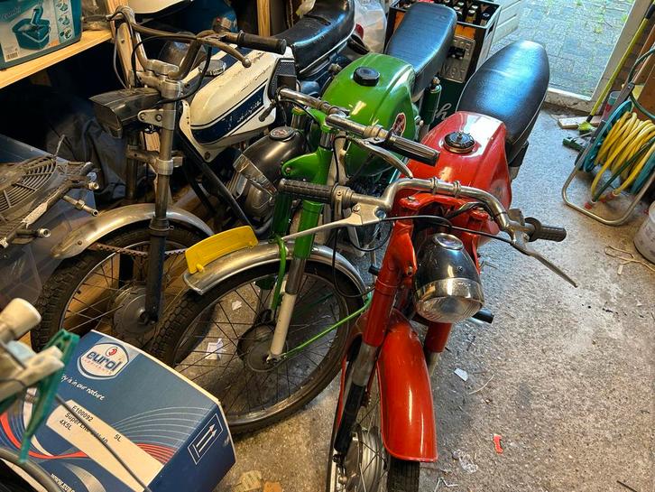 Malaguti brommers - 2 stuks, Fietsen en Brommers, Brommers | Oldtimers, Overige merken, Maximaal 45 km/u, Ophalen