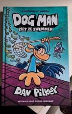Dav Pilkey - Dog Man ziet ze zwemmen, Fictie algemeen, Ophalen of Verzenden, Zo goed als nieuw, Dav Pilkey