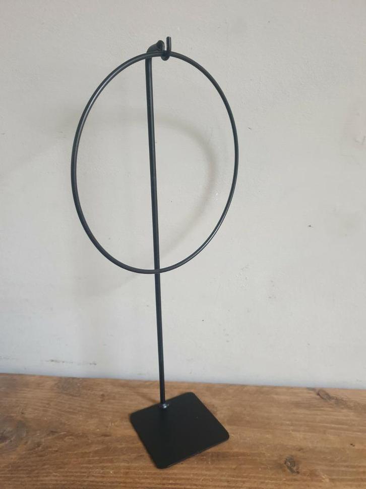 Metalen toefhouder met ring - standaard met haak ring, Huis en Inrichting, Woonaccessoires | Kransen, Nieuw, Ophalen of Verzenden