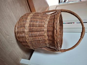 Vintage rieten mand // brocante beschikbaar voor biedingen