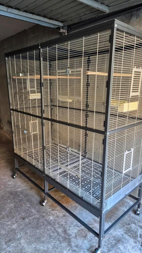 Montana Paradiso 150 grote vogelkooi ZGAN, Dieren en Toebehoren, Vogels | Hokken en Kooien, Zo goed als nieuw, Vogelkooi, Metaal