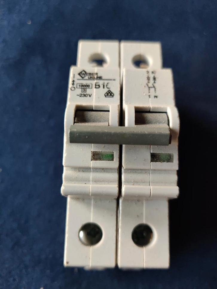 Weber Uniline Installatieautomaat B16 230V, Hobby en Vrije tijd, Elektronica-componenten, Ophalen of Verzenden