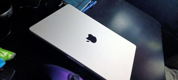 Macbook M1 MAX 14INCH 2TB 64GB RAM, Computers en Software, Apple Macbooks, Zo goed als nieuw, MacBook Pro, Overige groottes, 4 Ghz of meer