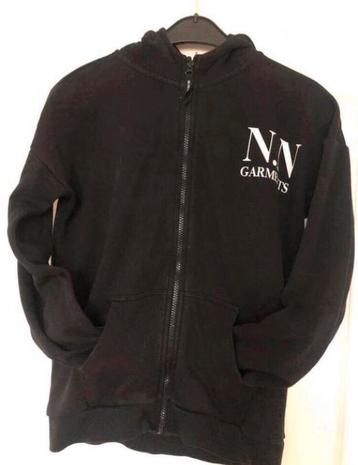 Nik&Nik zwarte sweater vest hoodie & rits mt12/152/146 ZGAN beschikbaar voor biedingen