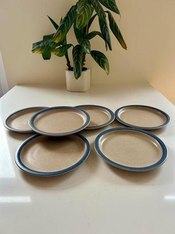 6 vintage beige borden. Seventies. Retro bordenset 24,5 cm beschikbaar voor biedingen