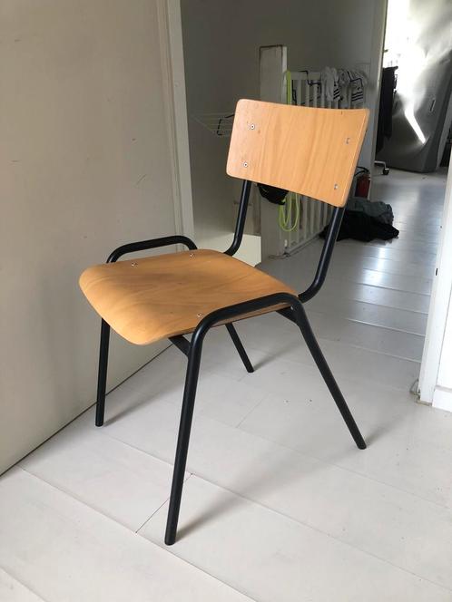 Retro schoolstoelen in goede staat (nog maar 3 over!), Huis en Inrichting, Stoelen, Zo goed als nieuw, Vijf, Zes of meer stoelen