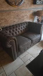 Chesterfield bank en 2 stoelen zie foto's, Huis en Inrichting, Banken | Bankstellen, Ophalen, Zo goed als nieuw, Tweepersoons