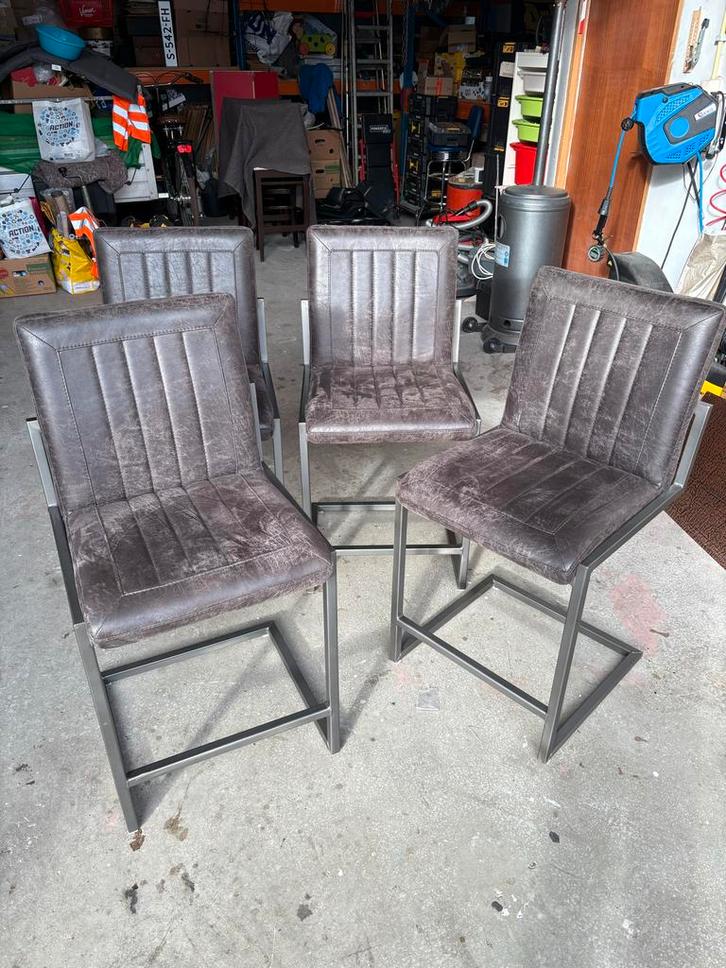 4 barstoelen ijzer/leer, Huis en Inrichting, Stoelen, Zo goed als nieuw, Eén, Leer, Zwart, Ophalen