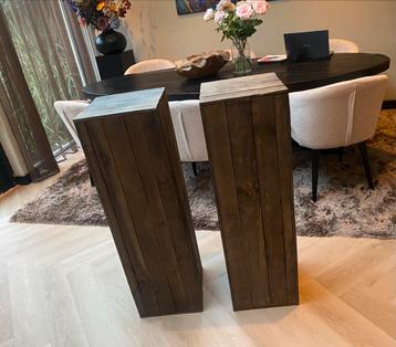Set van 2 Houten zuilen + grote vazen loods 5 beschikbaar voor biedingen