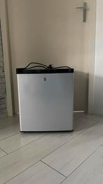 Candor mini koelkast (zilver/zwart), Witgoed en Apparatuur, Koelkasten en IJskasten, Minder dan 75 liter, Zonder vriesvak, Minder dan 45 cm