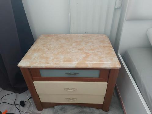 kast met spiegel en een nachtkastje, Huis en Inrichting, Slaapkamer | Nachtkastjes, Gebruikt, 70 cm of meer, 65 cm of meer, Hout