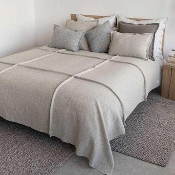 Nieuw Wollen Sprei /merk: Moyha /Kleur: Grijs /Mt: 260x240 beschikbaar voor biedingen