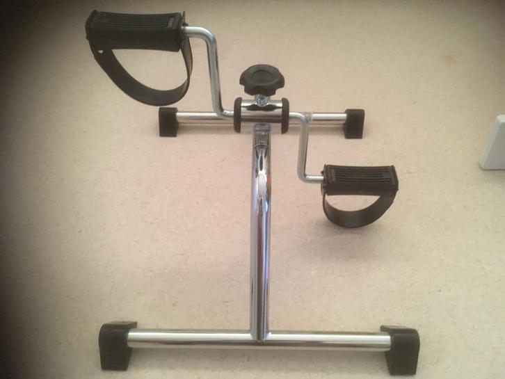 mini hometrainer, Sport en Fitness, Fitnessapparatuur, Zo goed als nieuw, Hometrainer, Benen, Metaal, Ophalen