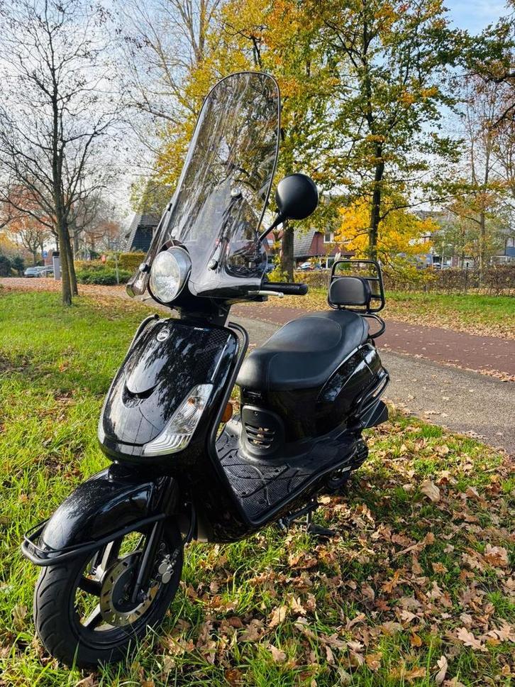 Te koop Sym Fiddl II, Fietsen en Brommers, Snorfietsen en Snorscooters, Zo goed als nieuw, Benzine, Ophalen