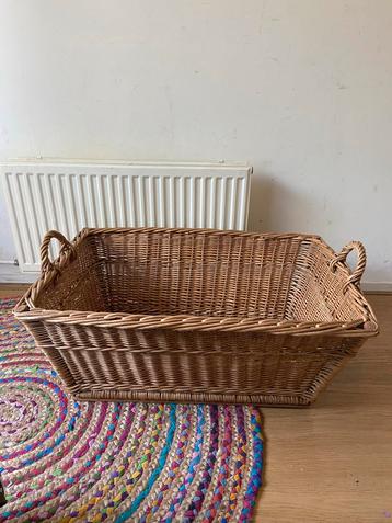 Grote rieten mand opbergmand antiek - vintage - riet beschikbaar voor biedingen