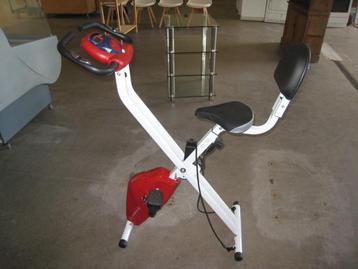 Opvouwbare hometrainer in nette staat, Rood, beschikbaar voor biedingen