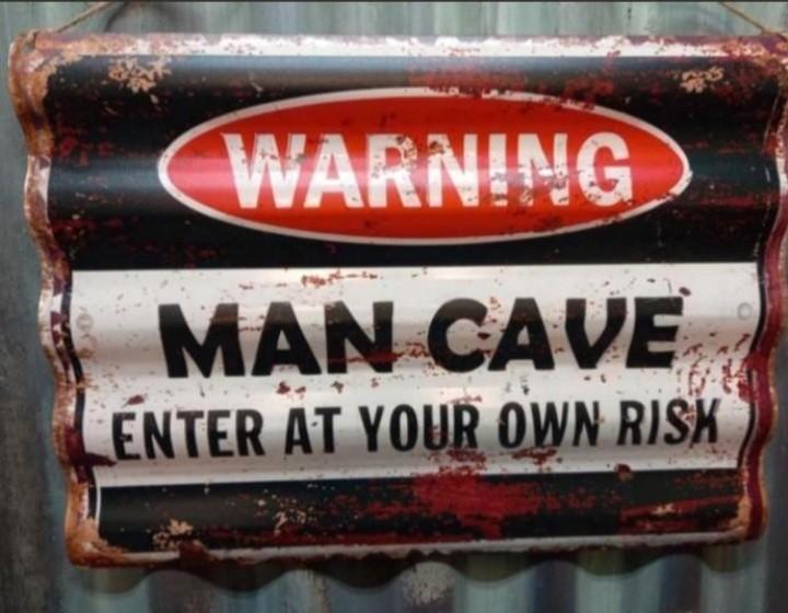 Vintage ijzeren tekstbord - warning mancave, Huis en Inrichting, Woonaccessoires | Overige, Nieuw, Ophalen of Verzenden