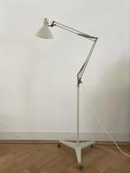 Vintage, industriële vloerlamp, architectenlamp, Hala, ‘60, Huis en Inrichting, Lampen | Vloerlampen, Vintage industrieel retro
