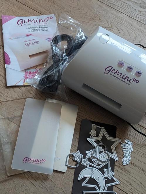 Gemini Go embossing apparaat, Hobby en Vrije tijd, Kaarten | Zelf maken, Pons of Mal, Overige thema's, Ophalen of Verzenden