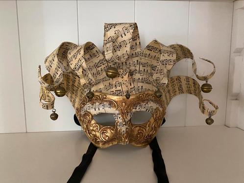 Venetiaans goudkleurig masker, Hobby en Vrije tijd, Kostuums, Theaterbenodigdheden en LARP, Zo goed als nieuw, Ophalen of Verzenden