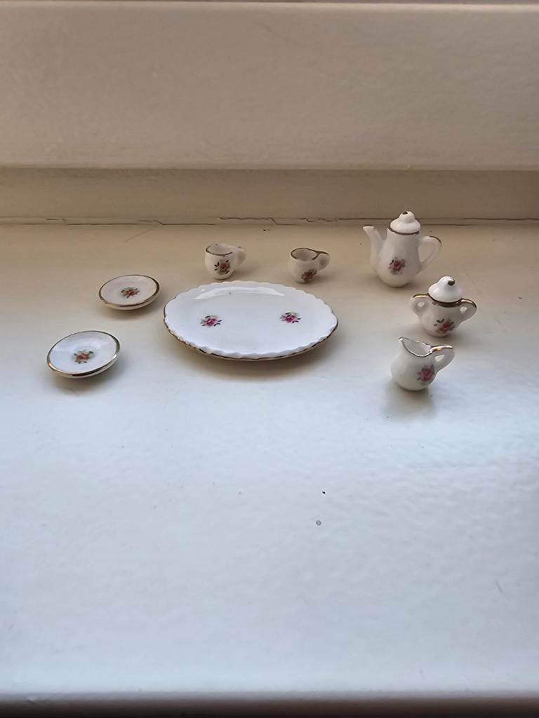 Miniatuur theeservies met rozenmotief, Ophalen of Verzenden