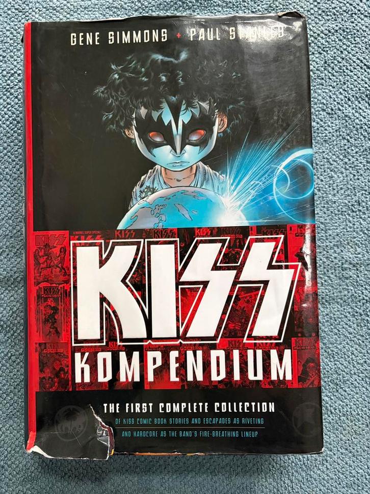 KISS  Kompendium THE FIRST COMPLETE COLLECTION 2009, Boeken, Science fiction, Gelezen, Ophalen of Verzenden