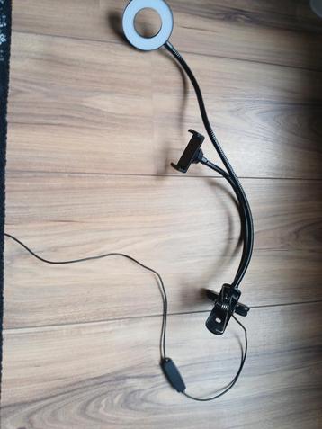 Lamp en standaard voor telefoon  beschikbaar voor biedingen