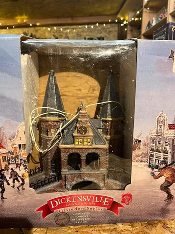 Dickensville waterpoort Sneek kersthuisje beschikbaar voor biedingen